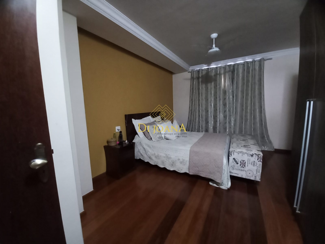 Casa à venda com 3 quartos, 360m² - Foto 2