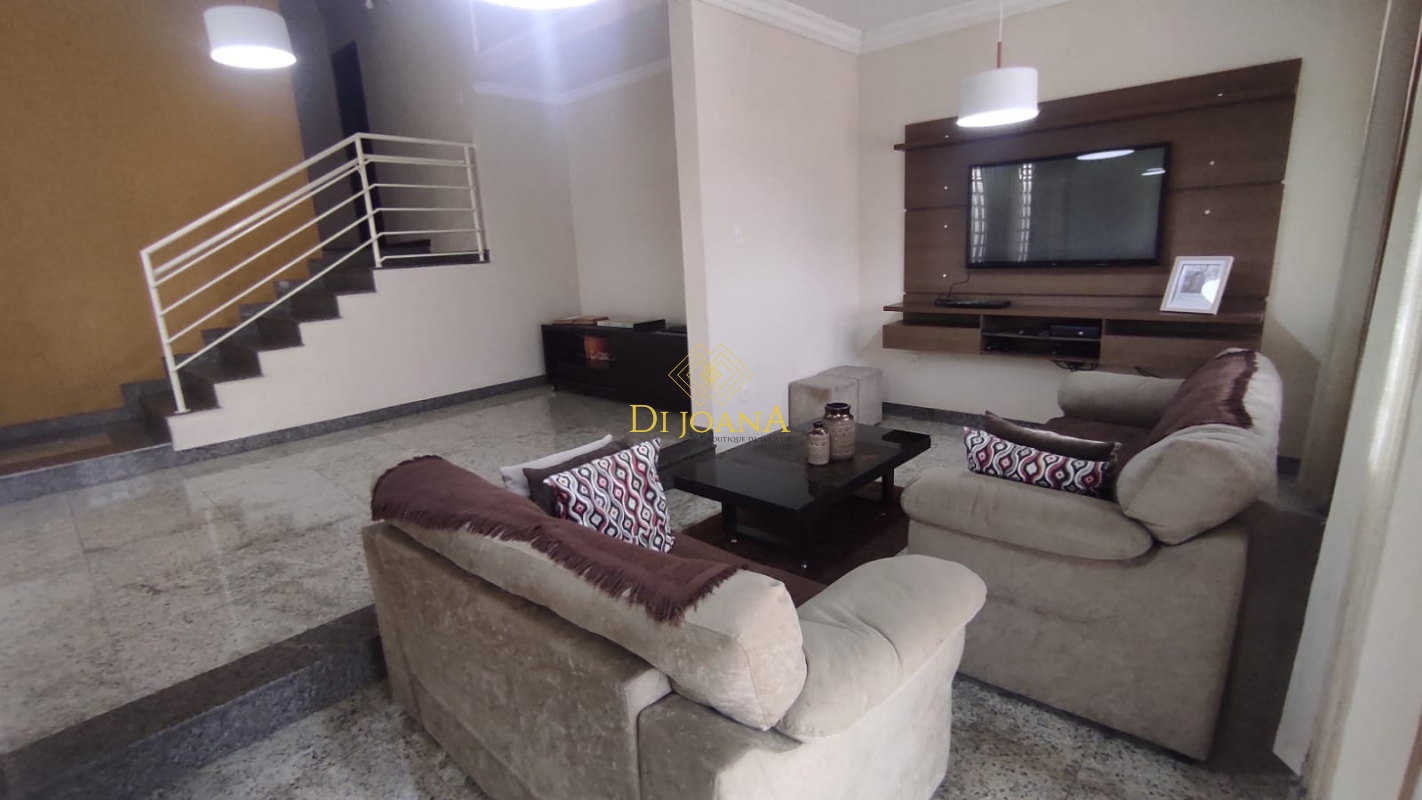 Casa à venda com 3 quartos, 360m² - Foto 1