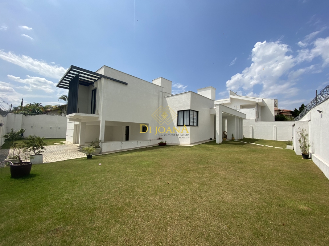 Casa à venda com 4 quartos, 800m² - Foto 2