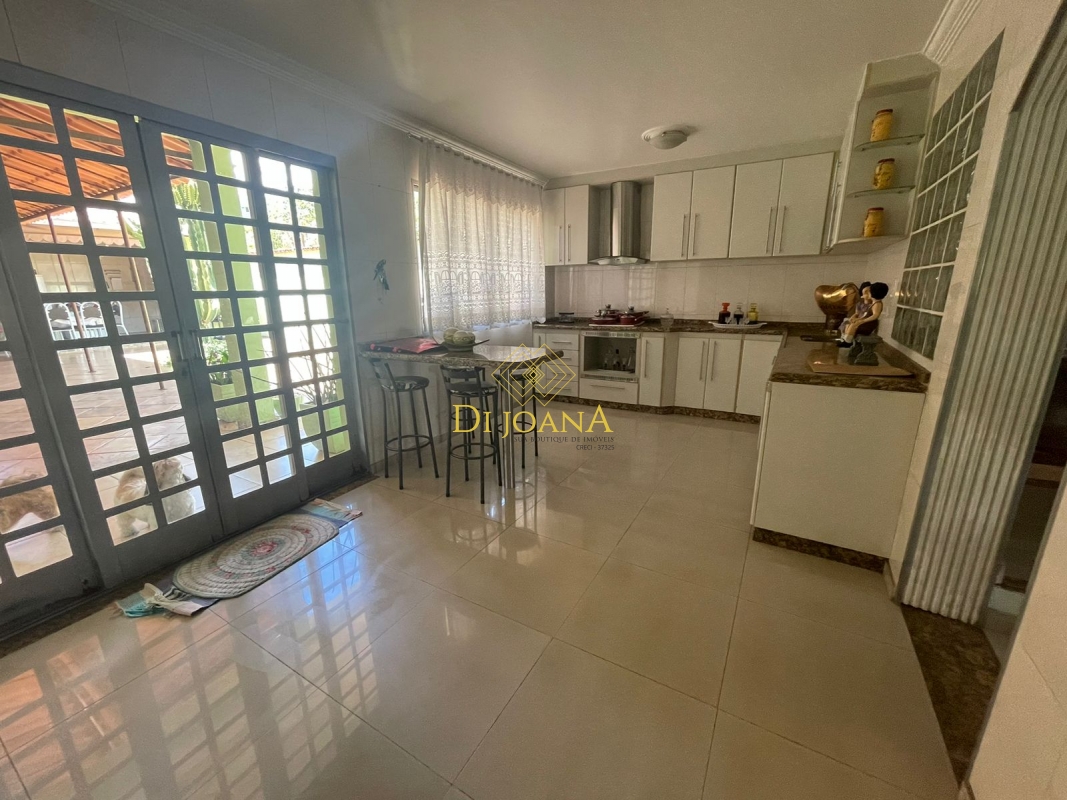 Casa à venda com 4 quartos, 360m² - Foto 14