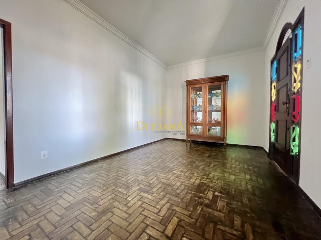 Casa à venda com 3 quartos, 338m² - Foto 4