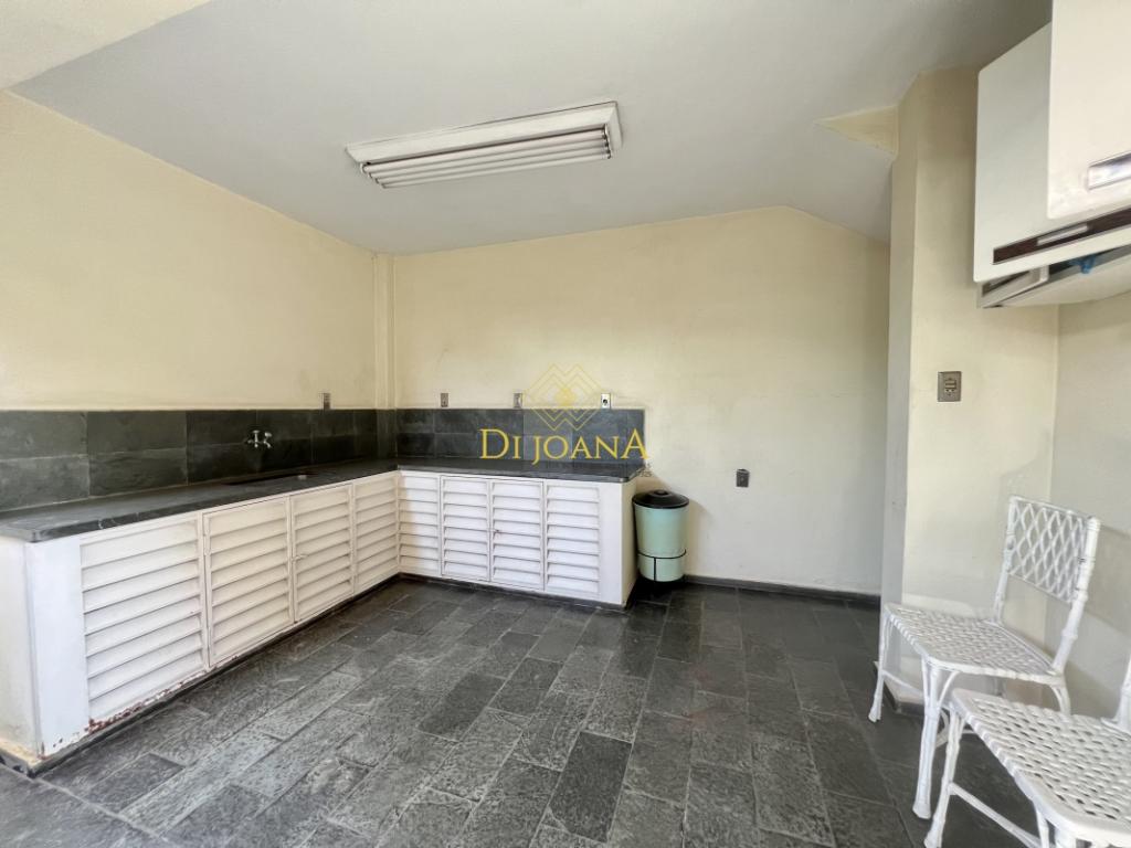 Casa à venda com 3 quartos, 338m² - Foto 23