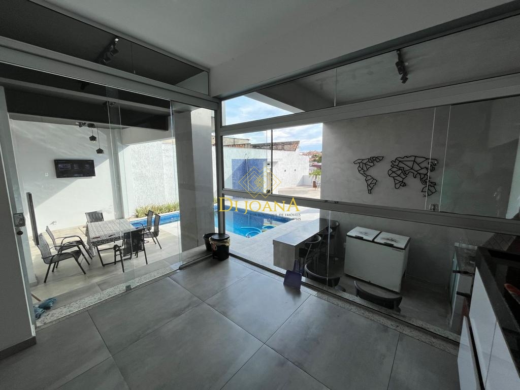 Casa à venda com 4 quartos, 360m² - Foto 4